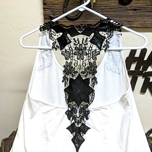 Sexy white cotton and lace tank - Picture 1 of 6